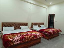 Shri Girraj Residency