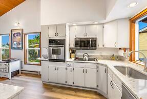 Bluebell Bungalow in Ocean Shores