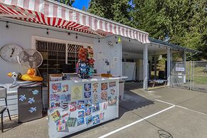 Captain s Retreat in Shelton