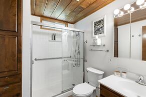 Captain s Retreat in Shelton