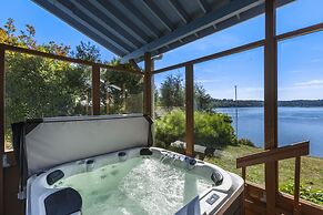 Captain s Retreat in Shelton