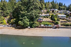 Captain s Retreat in Shelton