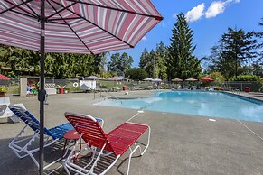 Captain s Retreat in Shelton