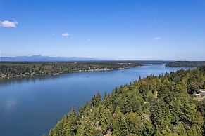 Captain s Retreat in Shelton