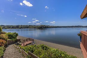 Captain s Retreat in Shelton