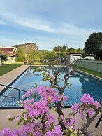 Thirty Degrees in February, Khao Tao, Hua Hin