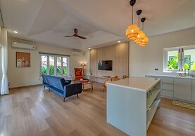 Thirty Degrees in February, Khao Tao, Hua Hin