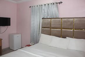 De Milton Hotel and Suites