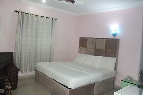 De Milton Hotel and Suites