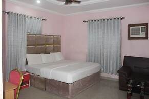 De Milton Hotel and Suites
