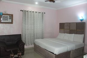 De Milton Hotel and Suites