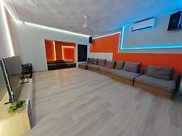 Taman Duta KL Deluxe Villa by uBook