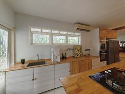 Taman Duta KL Deluxe Villa by uBook