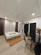 Taman Duta KL Deluxe Villa by uBook
