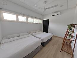 Taman Duta KL Deluxe Villa by uBook