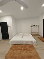 Taman Duta KL Deluxe Villa by uBook