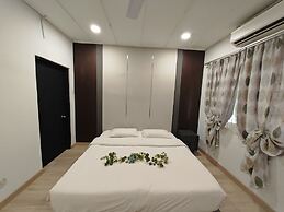 Taman Duta KL Deluxe Villa by uBook