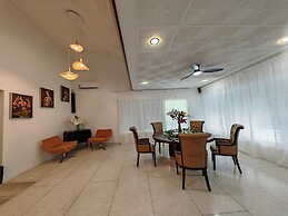 Taman Duta KL Deluxe Villa by uBook