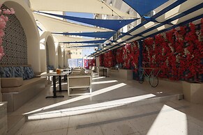 G Hotel