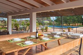 Ca n Canastro in Consell