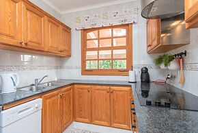 Ca n Canastro in Consell