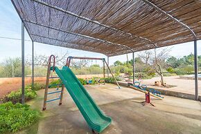 Ca n Canastro in Consell