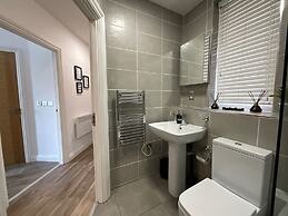 City Retreat Birmingham - Modern 2 Bed Apartment