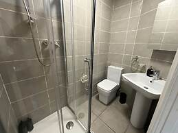 City Retreat Birmingham - Modern 2 Bed Apartment