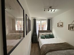 City Retreat Birmingham - Modern 2 Bed Apartment