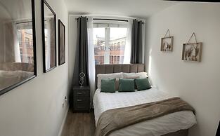City Retreat Birmingham - Modern 2 Bed Apartment