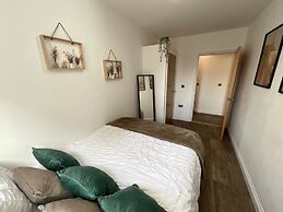 City Retreat Birmingham - Modern 2 Bed Apartment