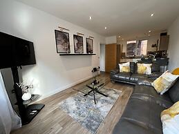 City Retreat Birmingham - Modern 2 Bed Apartment