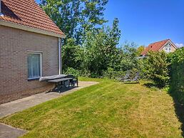 Welcoming Bungalow at Waterside