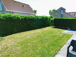 Welcoming Bungalow at Waterside