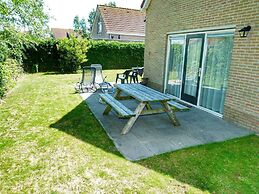 Welcoming Bungalow at Waterside