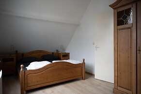 Lovely Bungalow With Garden