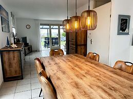 Lovely Bungalow With Garden