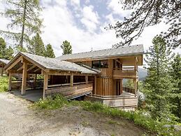 Beautiful Chalet With hot tub
