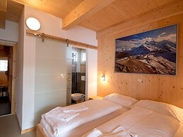 Beautiful Chalet With hot tub