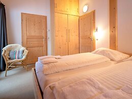 Beautiful Chalet With hot tub