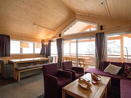 Beautiful Chalet With hot tub