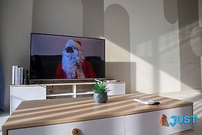 Millerz Square By Just Stay