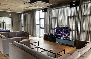 Millerz Square By Just Stay