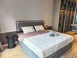 Millerz Square By Just Stay