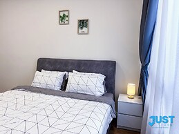 Millerz Square By Just Stay