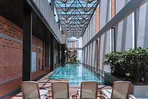 Millerz Square By Just Stay