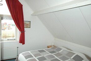 Cosy Holiday Home With Garden