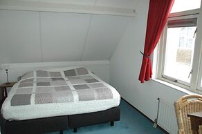 Cosy Holiday Home With Garden