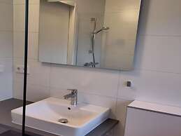 Cosy Holiday Home With Garden