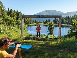 Lush Chalet With Whirlpool tub